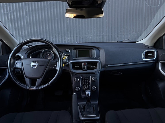 Volvo V40 9 of 10