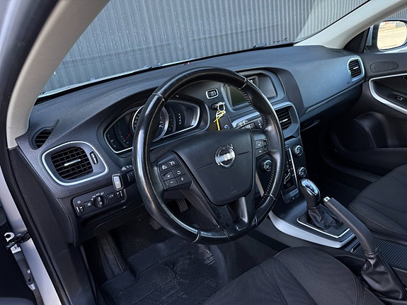 Volvo V40 8 of 10