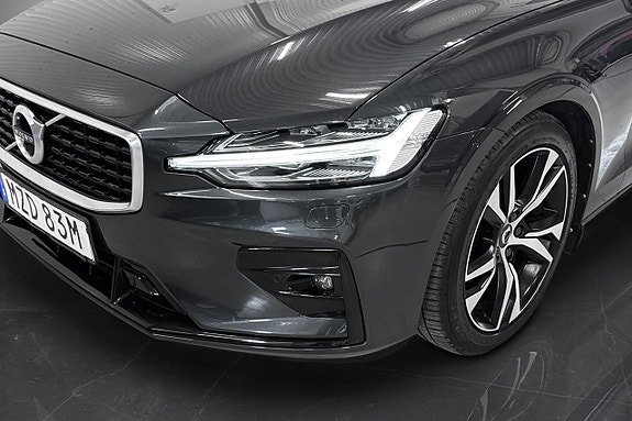 Volvo V60 2 of 5