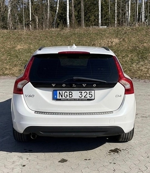 Volvo V60 3 of 5