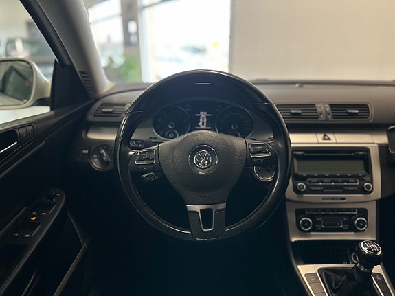 Volkswagen Passat 23 of 23