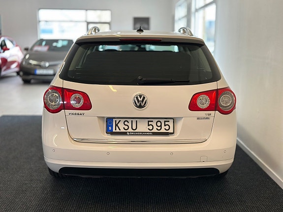 Volkswagen Passat 3 of 5