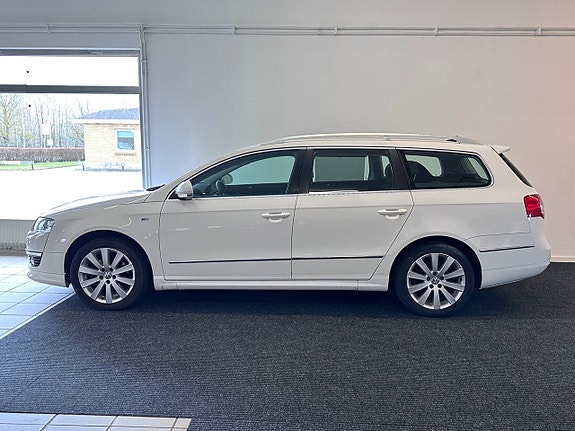 Volkswagen Passat 9 of 23