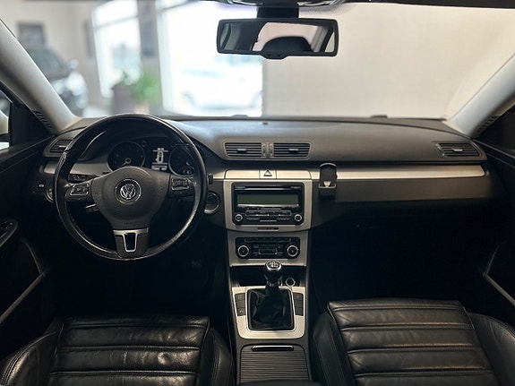 Volkswagen Passat 20 of 23