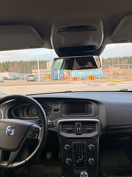 Volvo V40 7 of 9