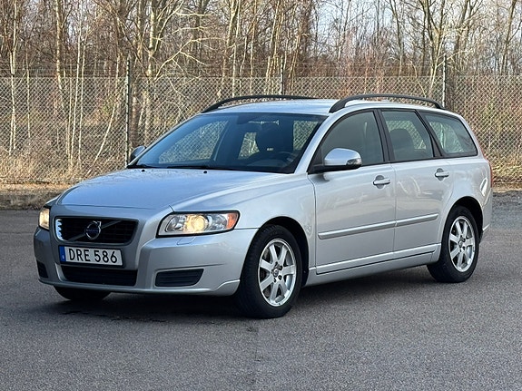 Volvo V50 2 of 11