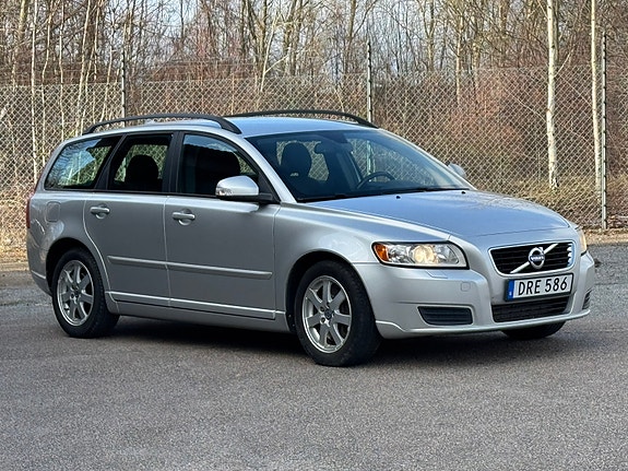 Volvo V50 3 of 11