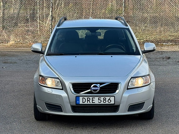 Volvo V50 4 of 11