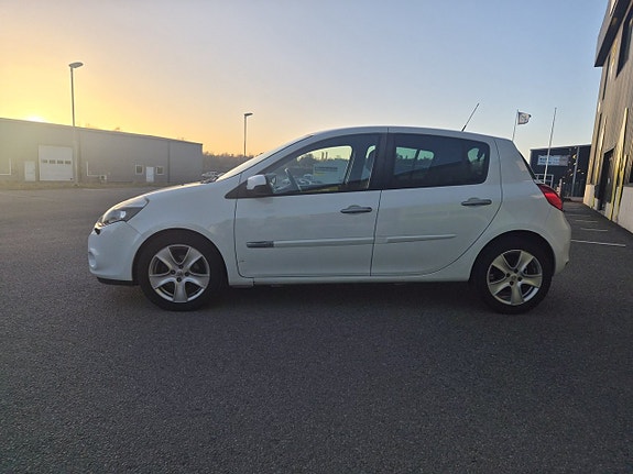 Renault Clio 2 of 5