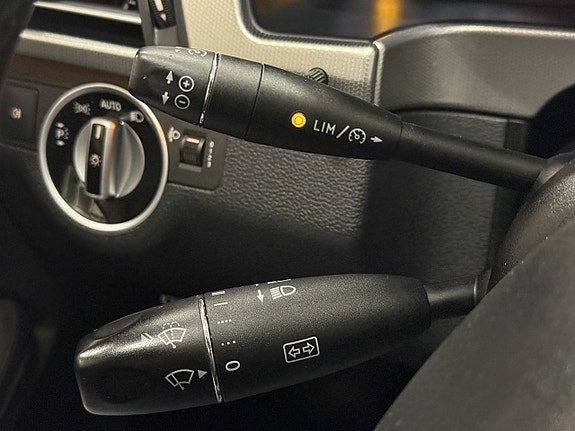 Mercedes-Benz E250 13 of 23