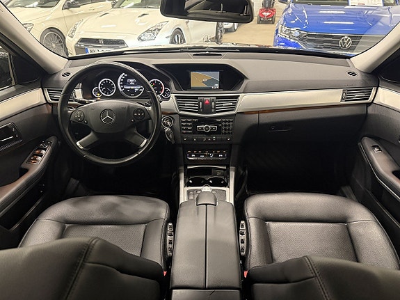 Mercedes-Benz E250 21 of 23