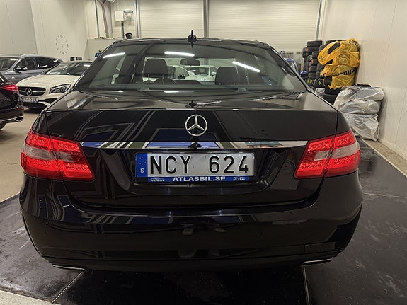 Mercedes-Benz E250 4 of 5