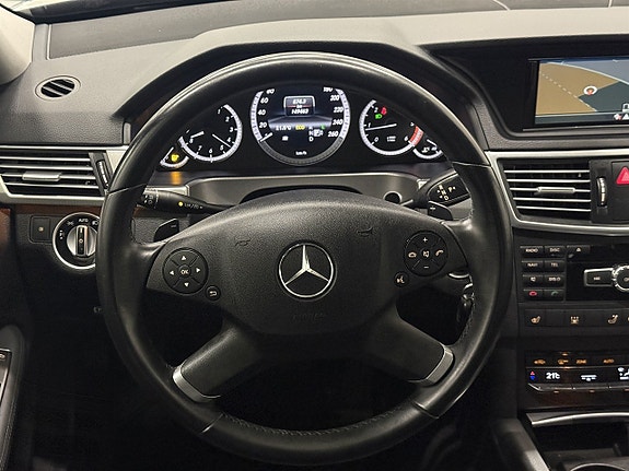 Mercedes-Benz E250 22 of 23