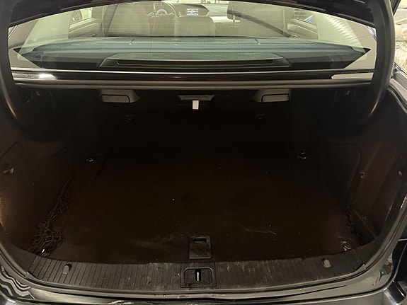 Mercedes-Benz E250 8 of 23