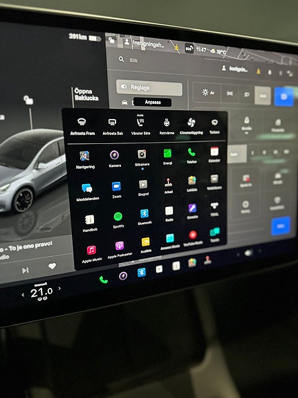 Tesla Model Y 16 of 17