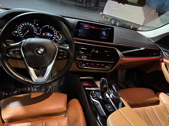 BMW 530e 5 of 15