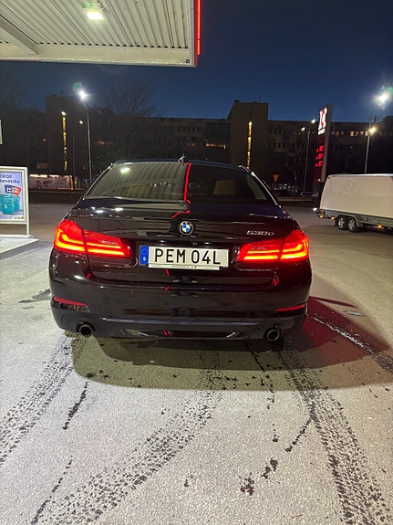 BMW 530e 4 of 15