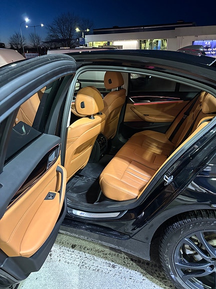 BMW 530e 7 of 15