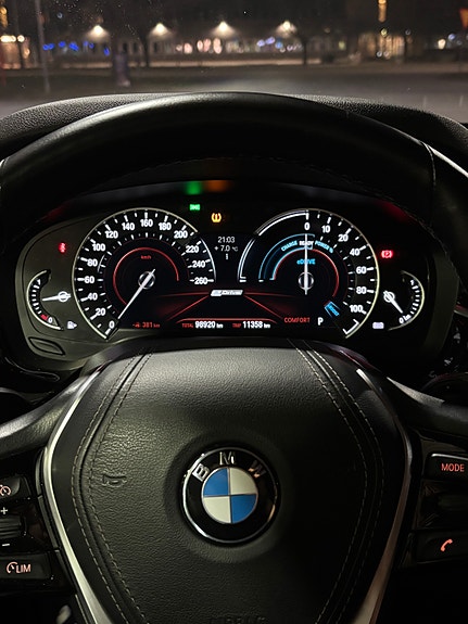 BMW 530e 12 of 15