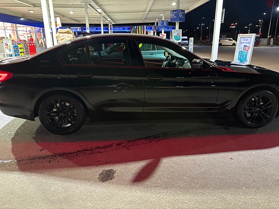 BMW 530e 2 of 15