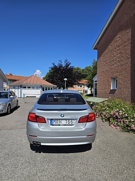 BMW 520d 5 of 8