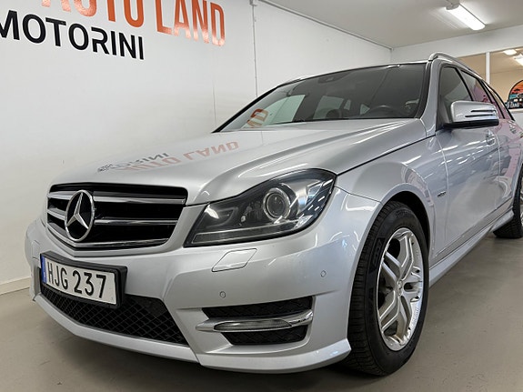 Mercedes-Benz C220 2 of 27
