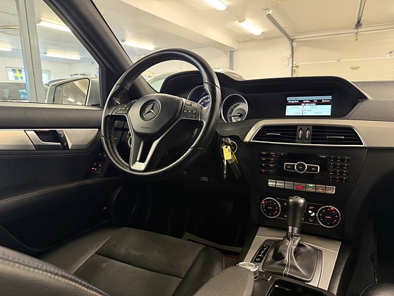 Mercedes-Benz C220 18 of 27