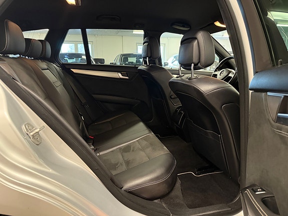 Mercedes-Benz C220 16 of 27