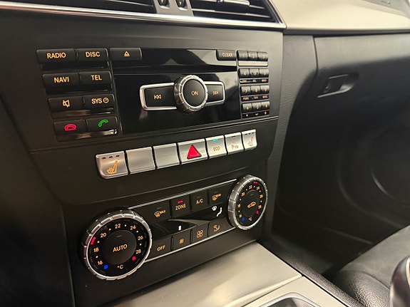 Mercedes-Benz C220 25 of 27