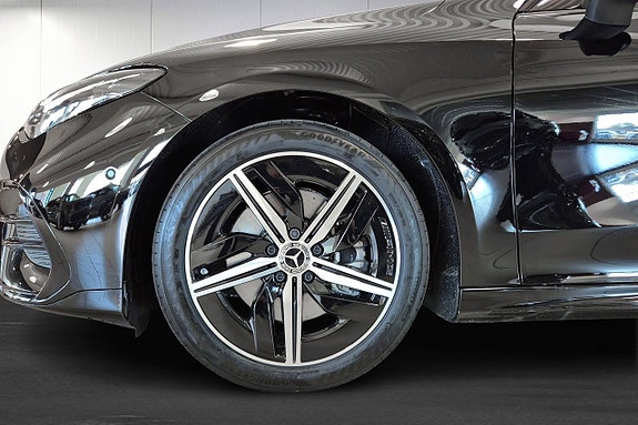 Mercedes-Benz CLA350 5 of 5