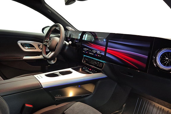 Mercedes-Benz CLA350 9 of 11