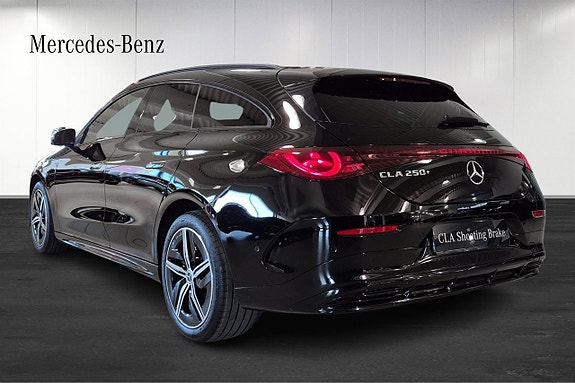 Mercedes-Benz CLA350 3 of 5