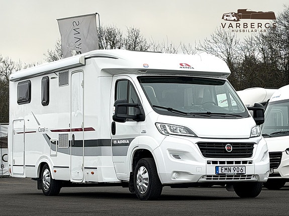 Adria 670 SL Coral Axess Långb / Stort garage / Fr. 3,70% ränta / Markis / Cykelställ / Nyservad - Klar för 2026! <3