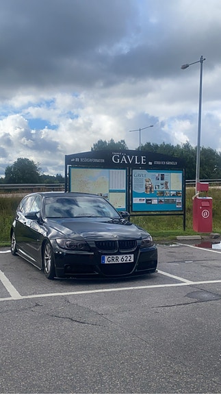 BMW 320d 3 of 7