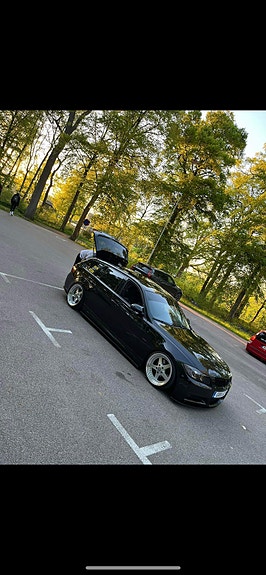 BMW 320d 4 of 7