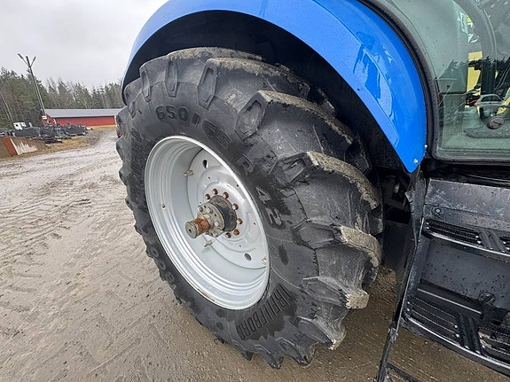 New Holland T 7030 10 of 15