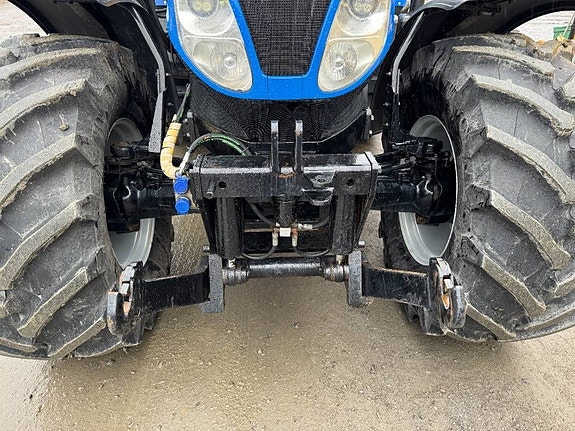 New Holland T 7030 7 of 15