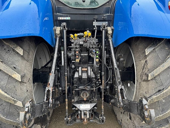 New Holland T 7030 5 of 15
