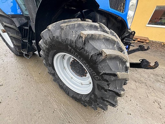 New Holland T 7030 11 of 15