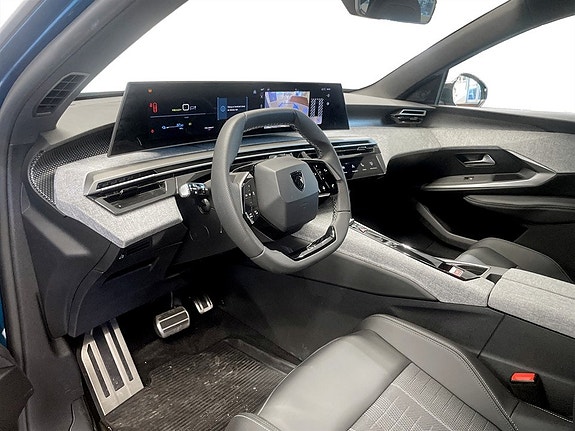 Peugeot e-3008 5 of 5