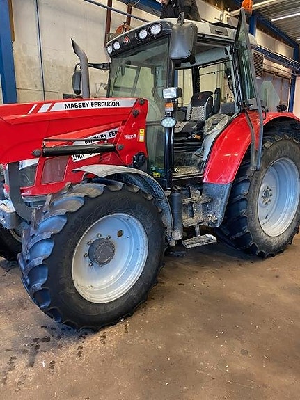 MF 6455 med 945 lastare