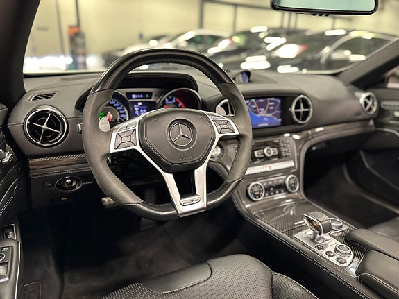 Mercedes-Benz SL63 16 of 26