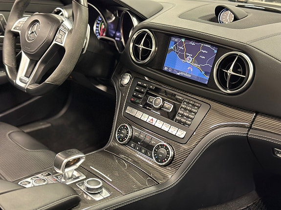 Mercedes-Benz SL63 17 of 26