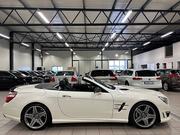 Mercedes-Benz SL63 13 of 26