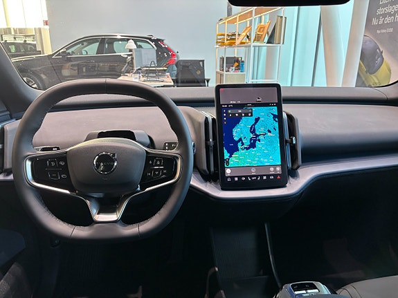 Volvo EX30 7 of 9