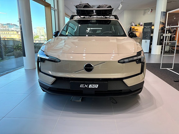 Volvo EX30 2 of 9