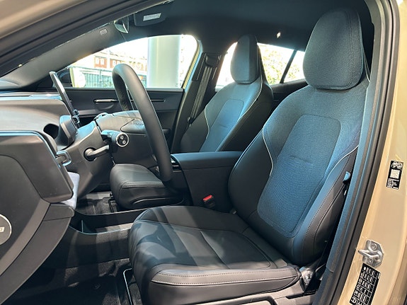 Volvo EX30 6 of 9