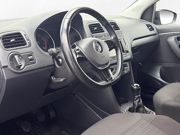 Volkswagen Polo 12 of 22