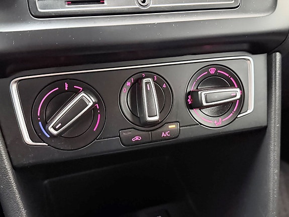 Volkswagen Polo 18 of 22