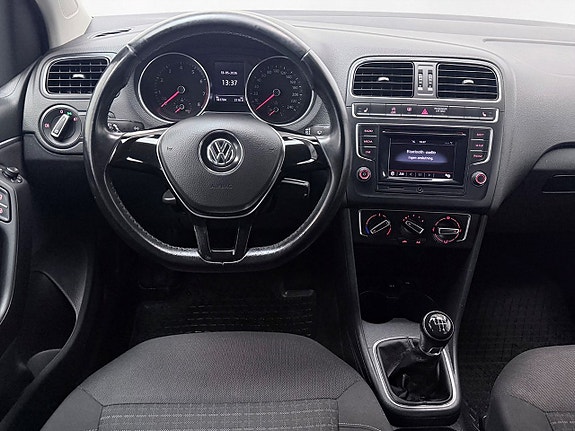 Volkswagen Polo 16 of 22